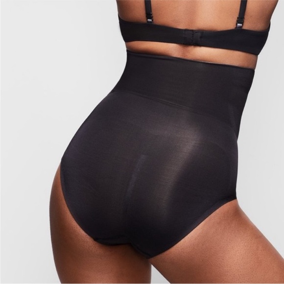 NWT SKIMS HIGH WAISTED BOMDED BRIEF ONYX BLACK LARGE - Picture 3 of 6